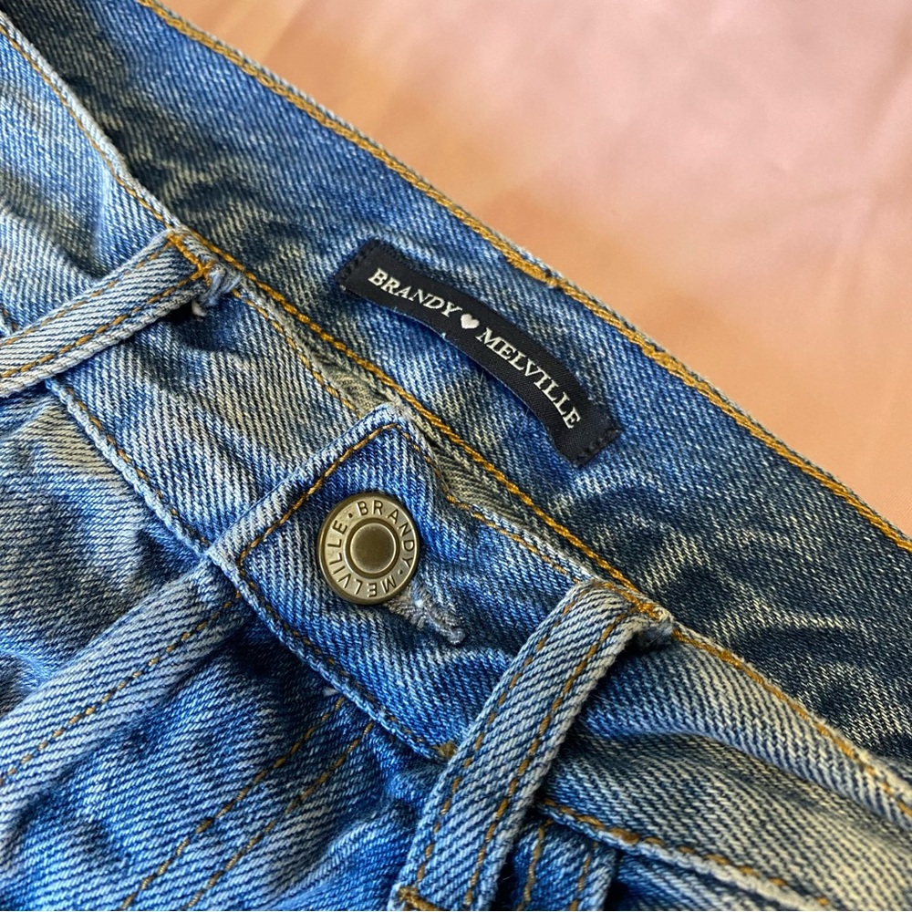 Brandy Melville Boyfriend Mom Jeans - Picture 7 of 9